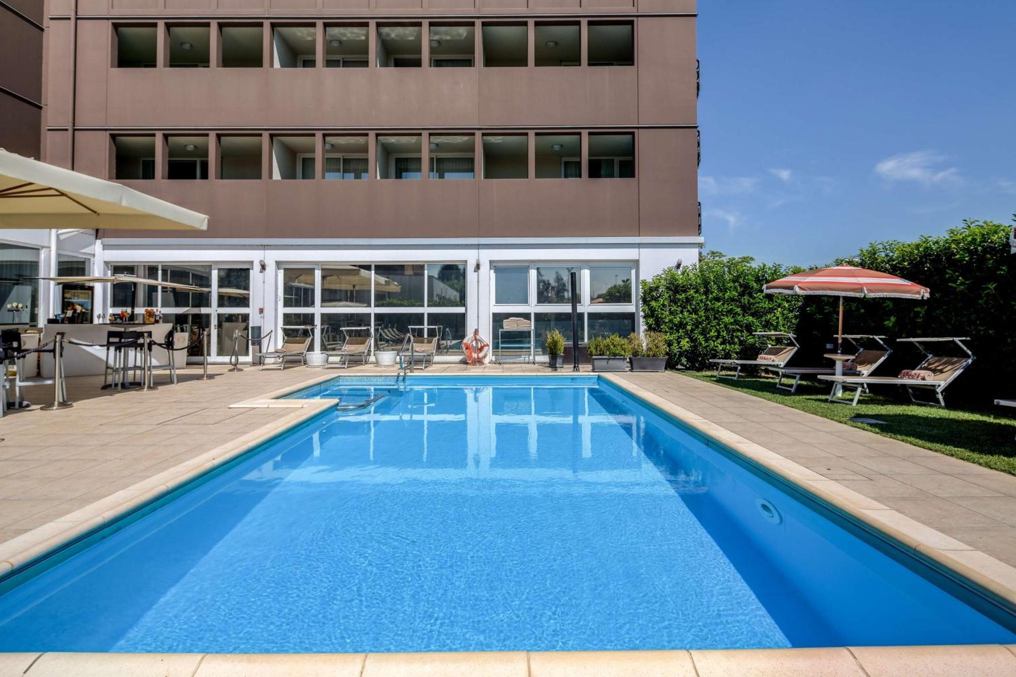 Best Western Plus Hotel Farnese بارما المظهر الخارجي الصورة